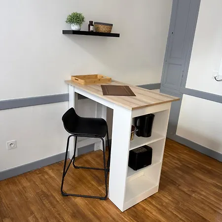 Grand F2, Quartier Historique De Moulins, 5 Pers Apartamento *